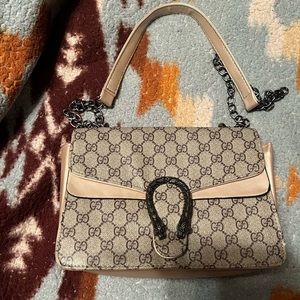 Dupe purse very good condition sturdy purse